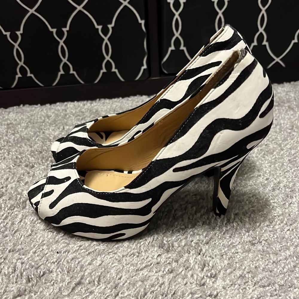 Jovani Zebra print Black & white heels